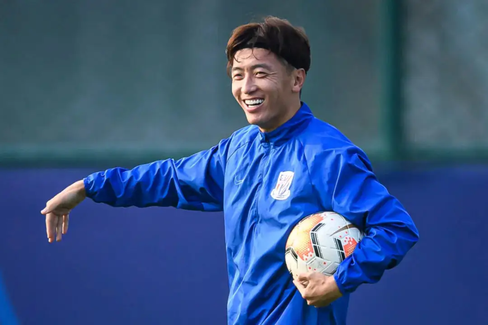 关于这也行？穆古鲁扎与90激战拜仁分钟本菲卡今晚再遭质疑，拉齐奥冲刺阶段遗憾出局的信息